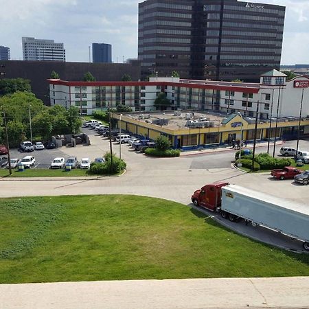Gateway Hotel Dallas Park Central 外观 照片