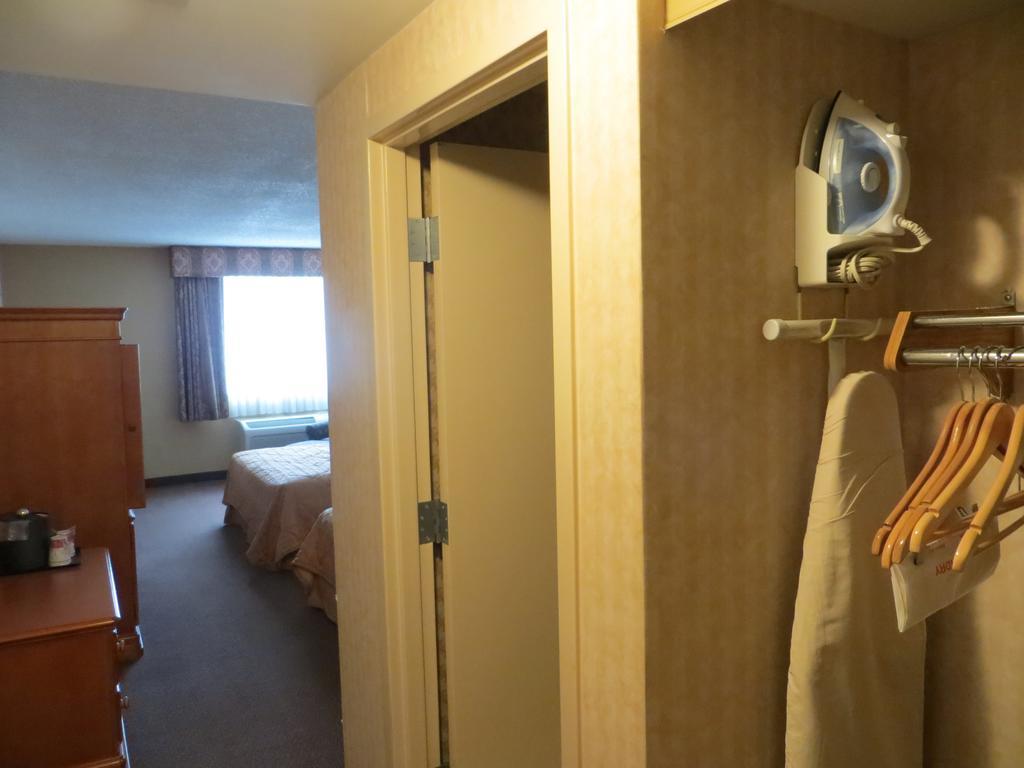 Gateway Hotel Dallas Park Central 客房 照片