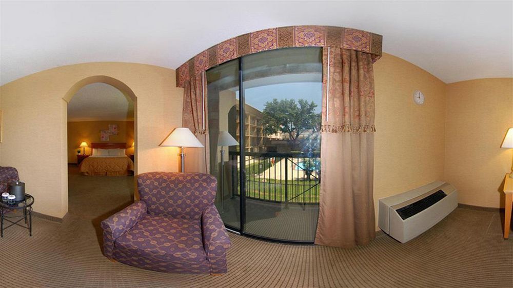 Gateway Hotel Dallas Park Central 外观 照片