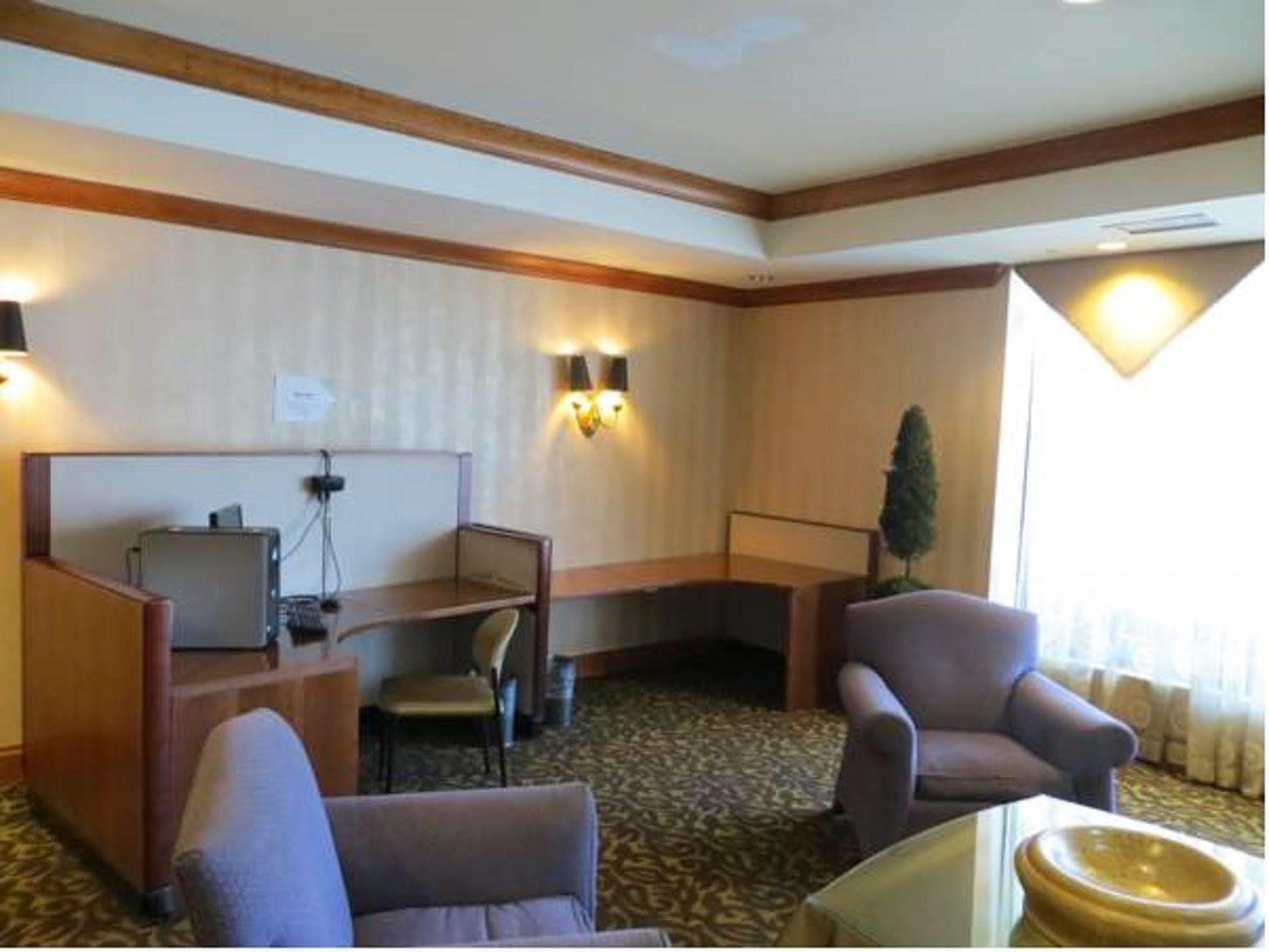 Gateway Hotel Dallas Park Central 外观 照片