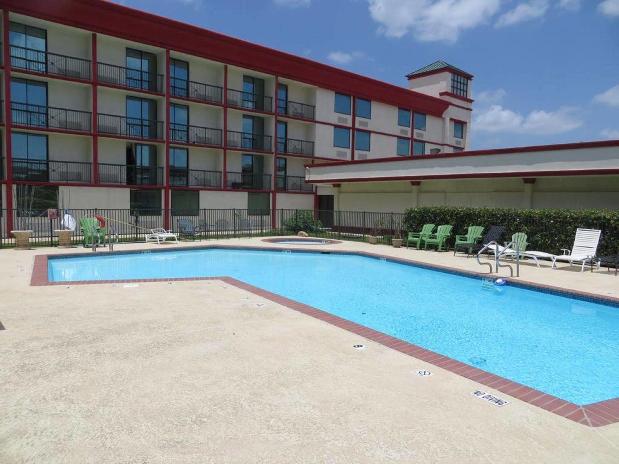 Gateway Hotel Dallas Park Central 外观 照片