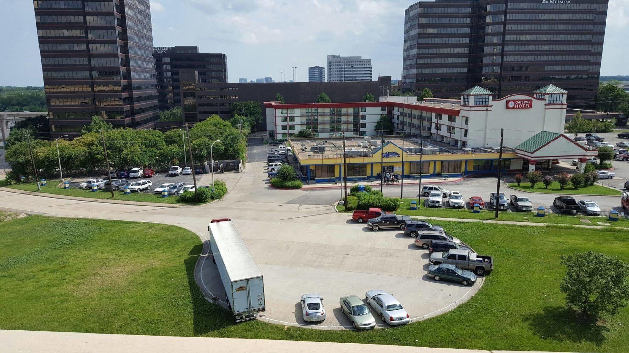 Gateway Hotel Dallas Park Central 外观 照片