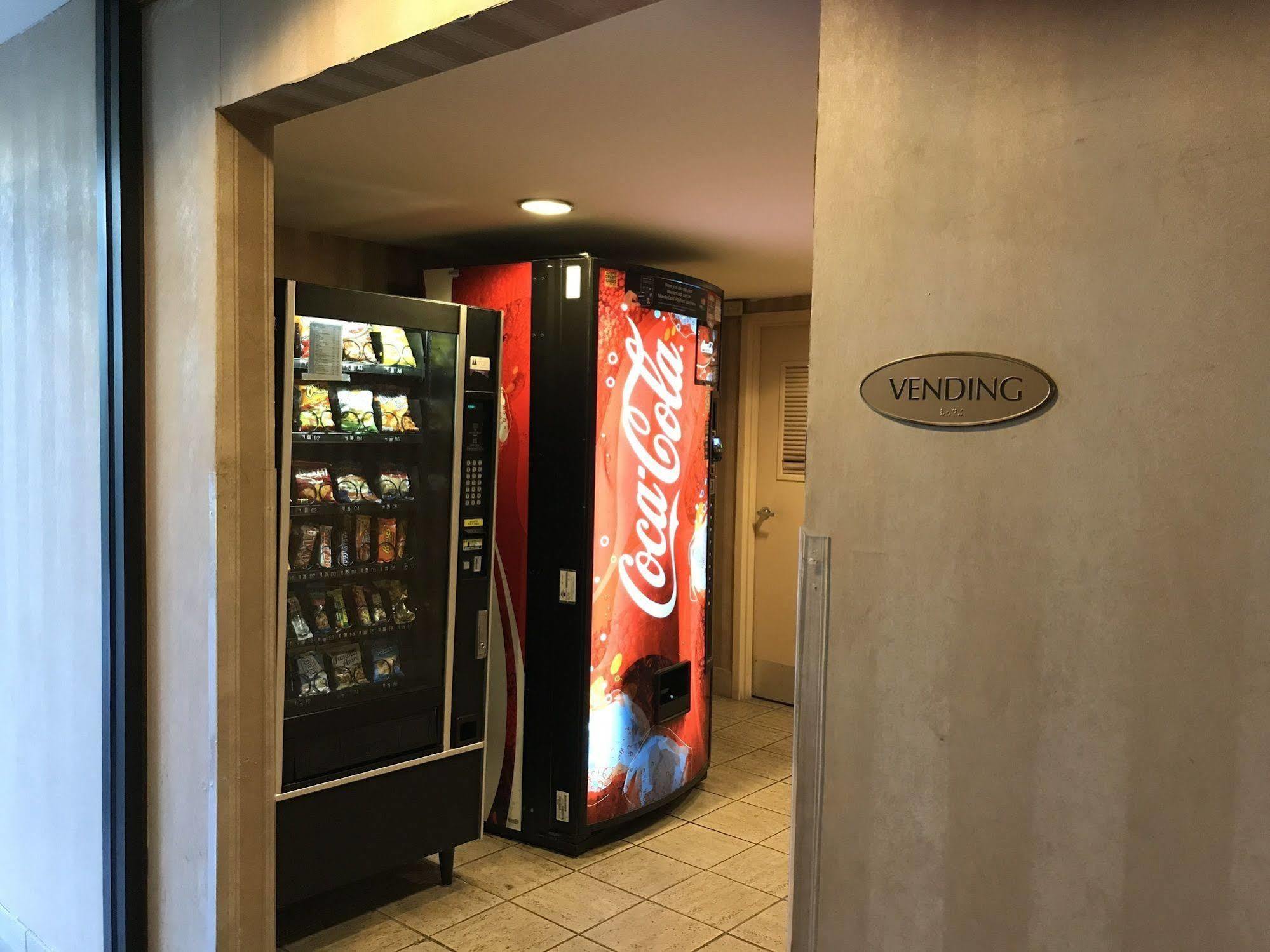 Gateway Hotel Dallas Park Central 外观 照片
