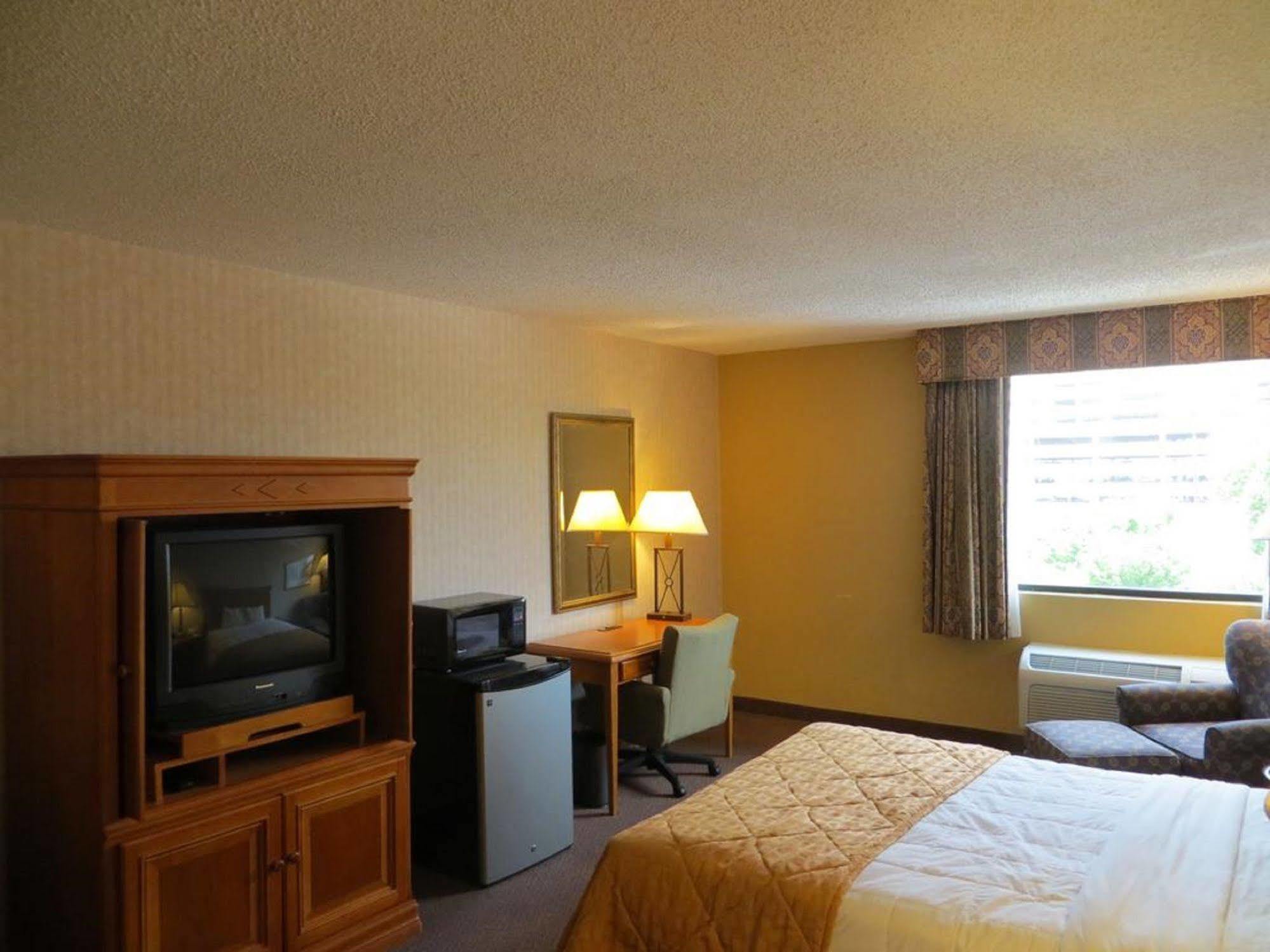 Gateway Hotel Dallas Park Central 外观 照片