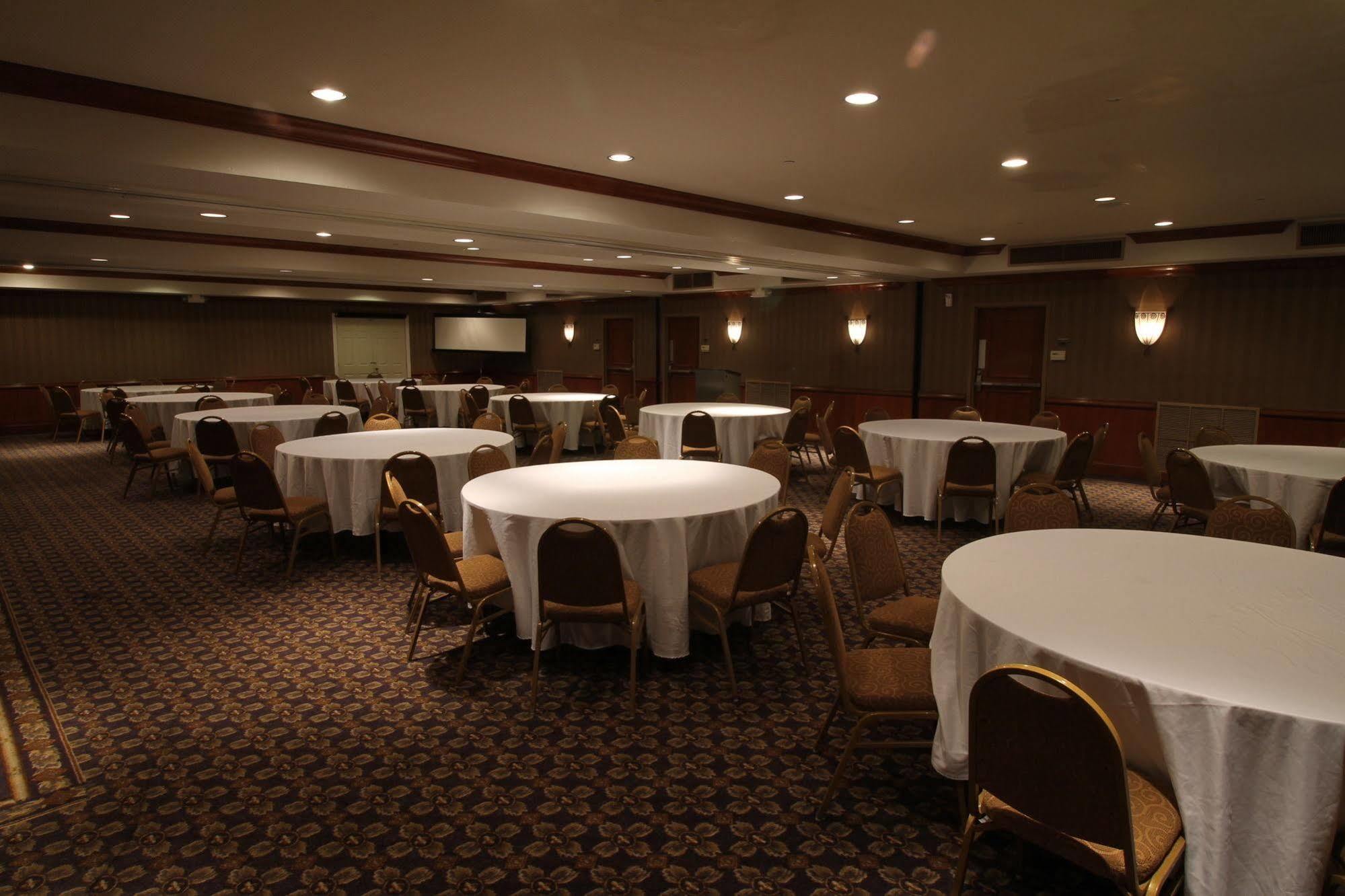 Gateway Hotel Dallas Park Central 外观 照片