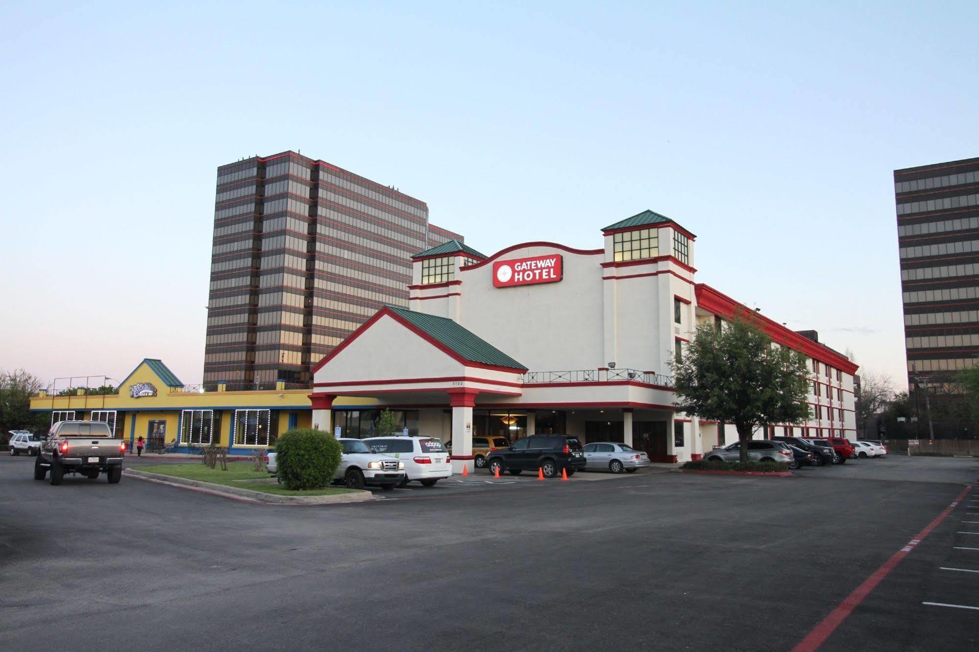 Gateway Hotel Dallas Park Central 外观 照片